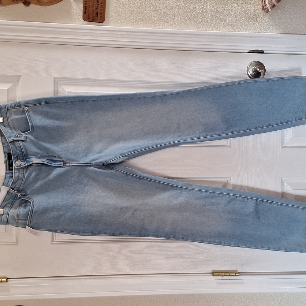 NWT Members Mark Women’s Light Wash Blue Jeans 10